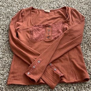Long sleeve top